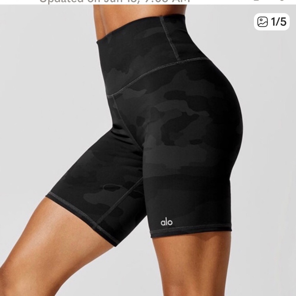ALO Yoga High-Waist Black Camo Bike Shorts Size S